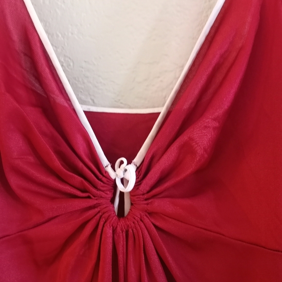 Vintage Vassarette slip/dress in classic red with white piping - Picture 2 of 6